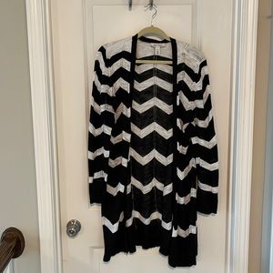 White House Black Market  sweater WHBM  black and white chevron cardigan